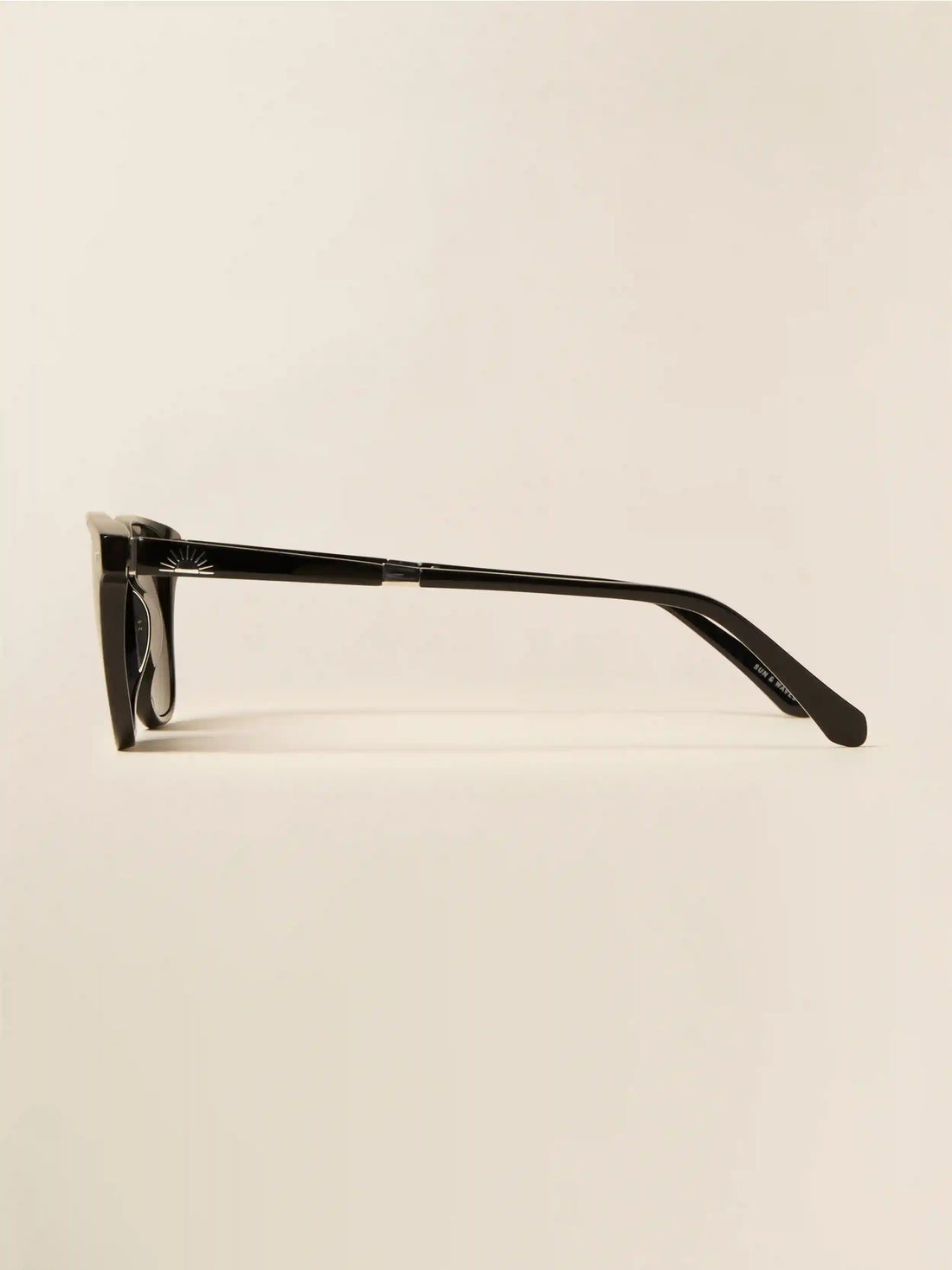 August Sunglasses - Black Solid Gray