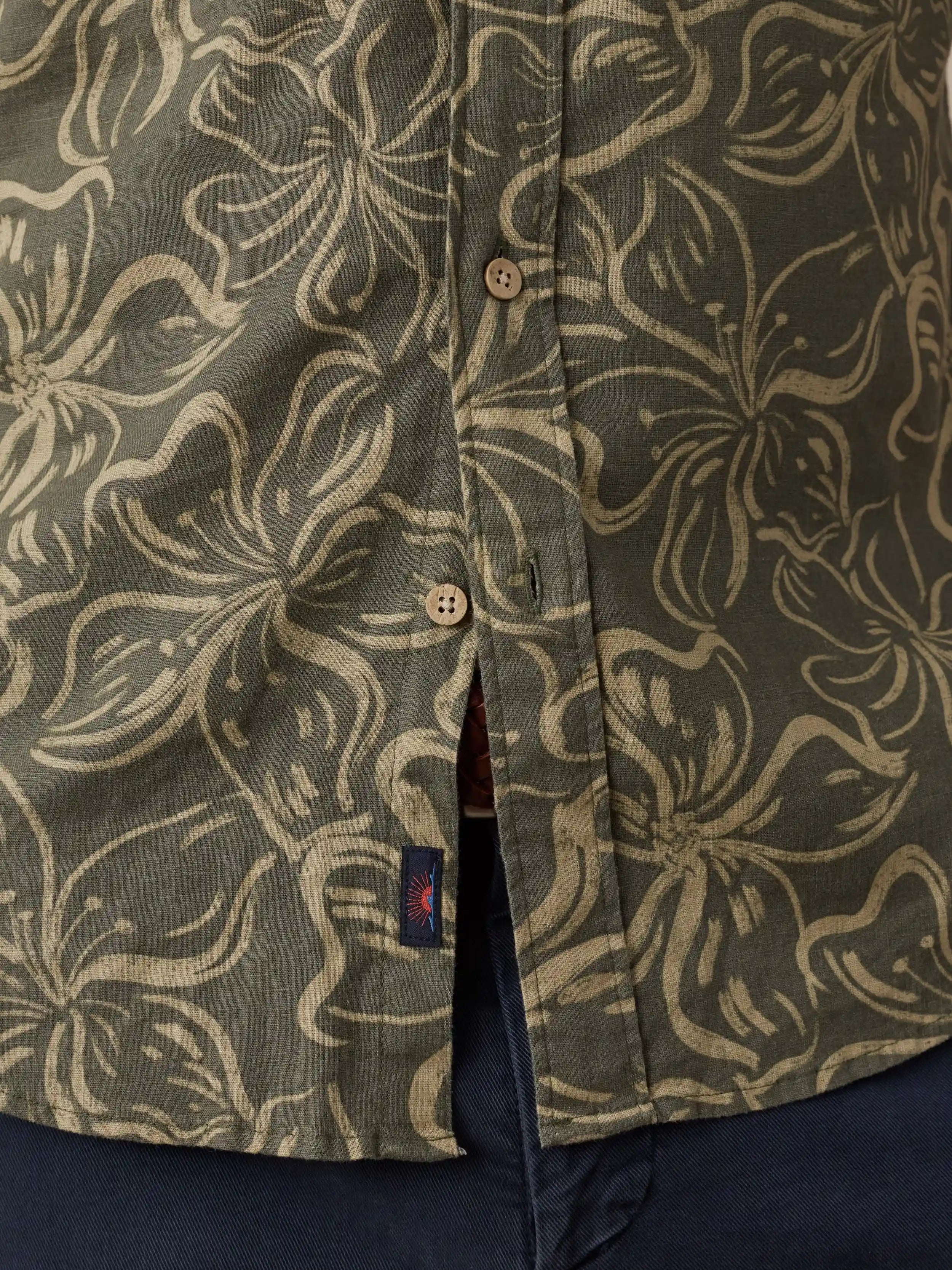 Short-Sleeve Breeze Shirt - Light Pine Blossom