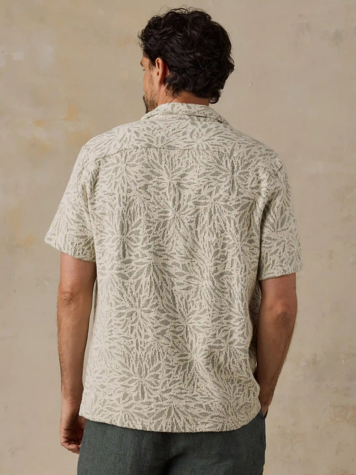 Short-Sleeve Oasis Camp Shirt - Trail Olive Frond